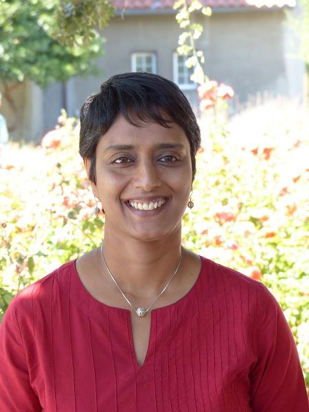 Karthika Sasikumar, 政治科学 Scholarship Committee (Chair)